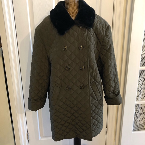 Vintage Lisa Fashion  Doable breasted quilted Coat made in Canada Toronto 🇨🇦 - Picture 2 of 15